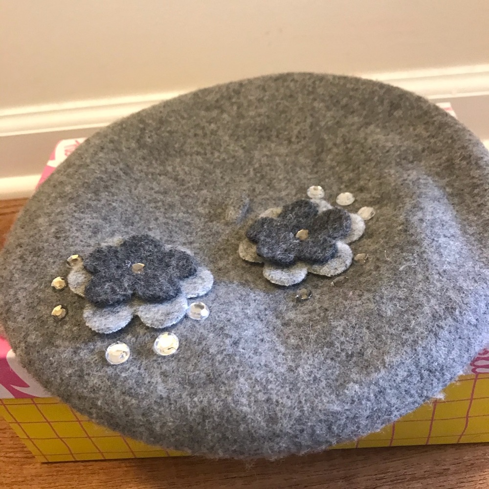 Grey Wool Beret Hat 🤍